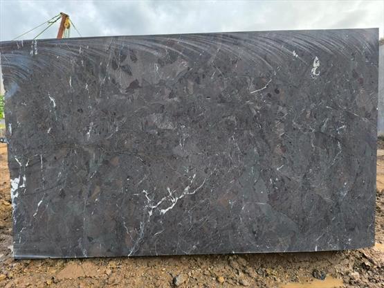 Breccia Imperiale